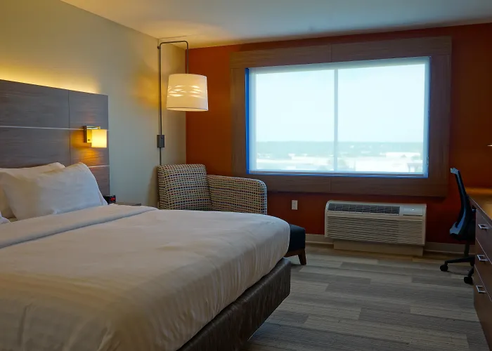 Holiday Inn Express & Suites Omaha - Millard Area By Ihg